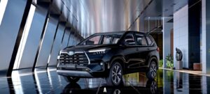 Toyota Innova crysta 2025