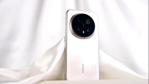 Honor Magic 9 design:यह डिवाइस बहुत जल्द लॉन्च होने वाला है और उम्मीद है कि यह 8000mAh की बैटरी और 200MP कैमरे के साथ बाज़ार में आएगा।