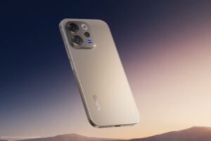 Vivo S60 series: जिसमें Vivo S60 शामिल है, जो 7200mAh की ज़बरदस्त बैटरी, 16GB RAM और 144Hz डिस्प्ले है—चीन में लॉन्च हो गई है।